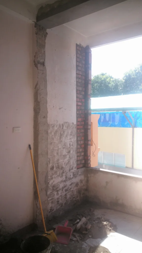 Phá tường ngăn mở rộng ban công