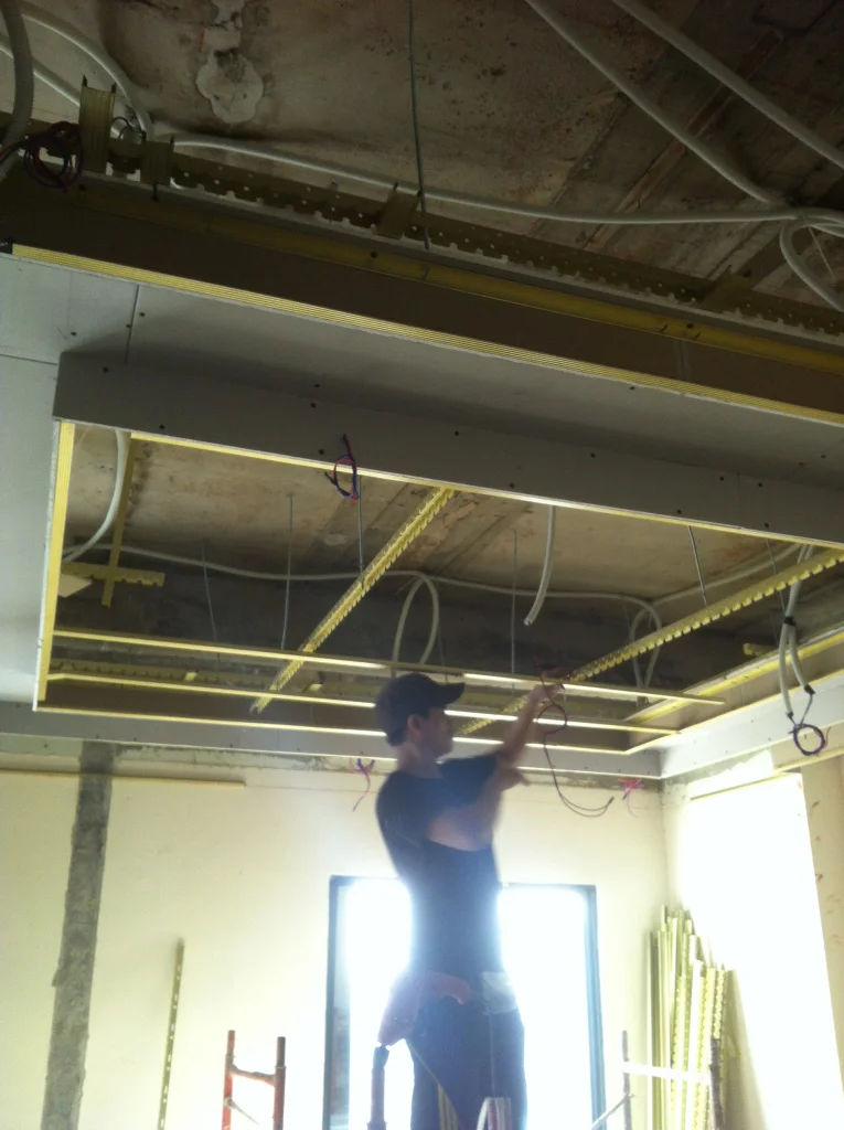 Thi công trần thạch cao