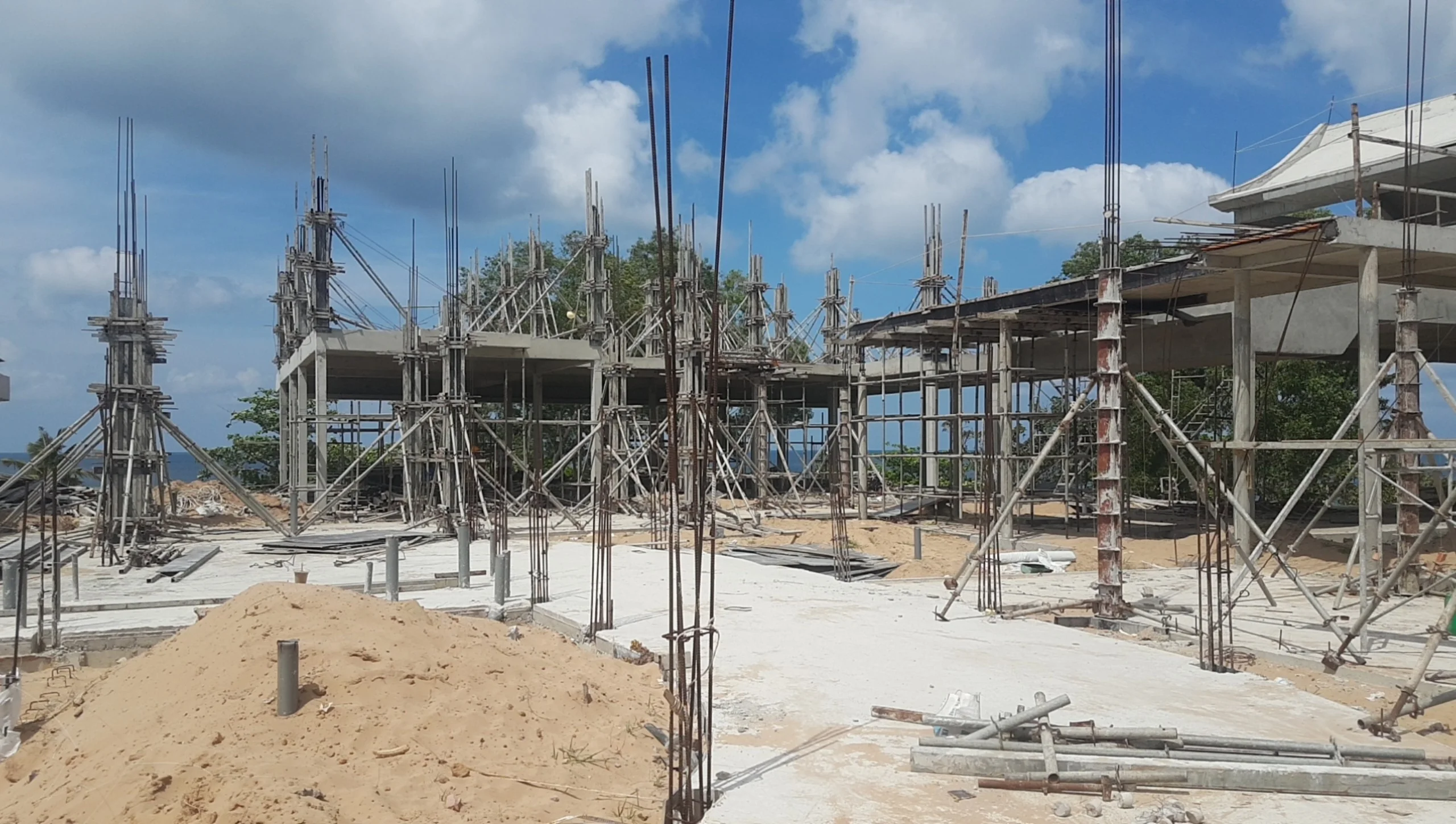 Chairman Villa Zone 4_Thi công cột hành lang